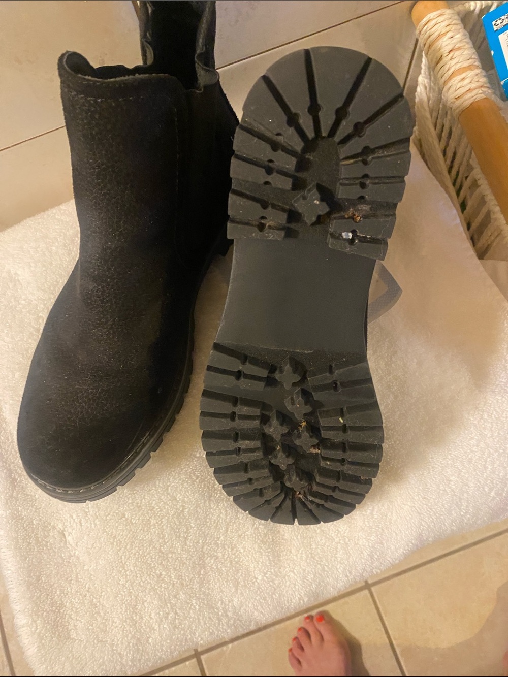 Chelsea boot - Picture 2 of 2